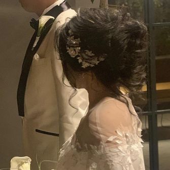 披露宴入場。少しルーズに崩してもらいました！