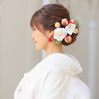 赤と金色の丸い玉の飾りは、小倉の「ナカノテツ」という手芸屋さん？で購入しました！✨