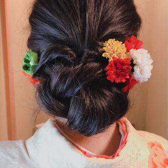 結納の際のお着物ヘア♡
担当美容師さんへは 『お上品に、でも可愛らしく』
と お伝えしました。