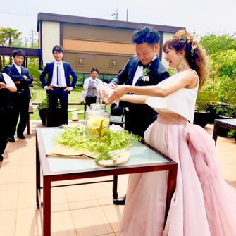 ガーデンではゲストにレモンを
入れてもらい
レモネードを作りました🍋