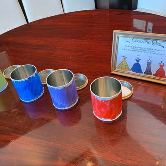 ドレスの絵を描きました！