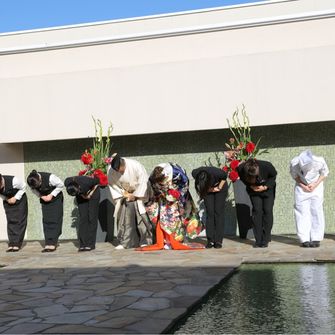 中庭はガラリと雰囲気を変え格好良さを重視しました。