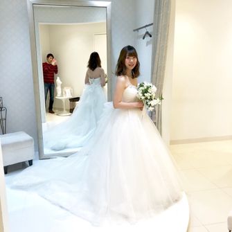 初めて式場見学に行った際、式場見学の特典でドレス試着ができました♡