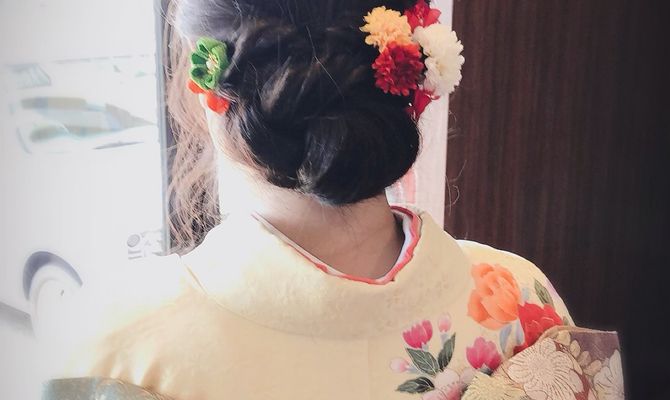 結納の際の帯は リボンっぽくしてもらいました。
『 上品かつ可愛らしく 』がテーマだったので 
素敵に仕上がって満足でした♡