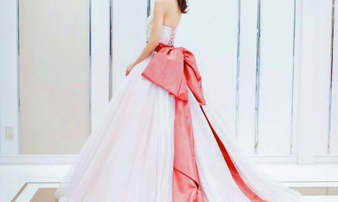 ピンクに大きなリボンのDisneyミニー使用のプリンセスカラードレス