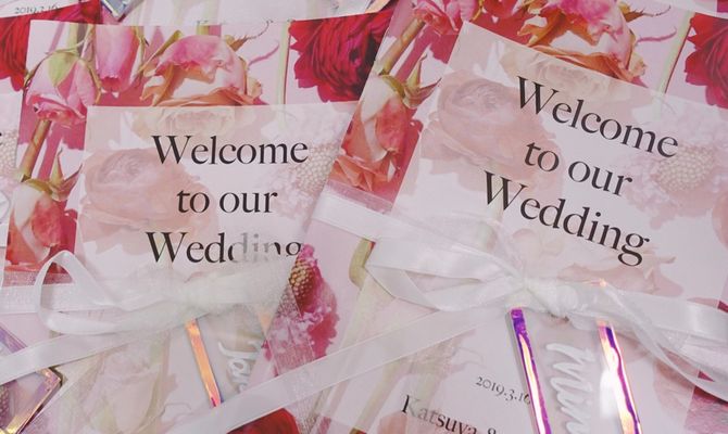 プロフィールブックにリボンで席札を結びました。
プロフィールブックは、プリントパックで印刷しました。