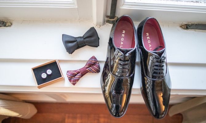 ■蝶ネクタイ(ブラック)
トリートドレッシング

■蝶ネクタイ(ボルドー)
阪急メンズ館

■エナメル靴
REGAL(阪急メンズ館)

■カフリンクス
Etsyでオーダーメイド