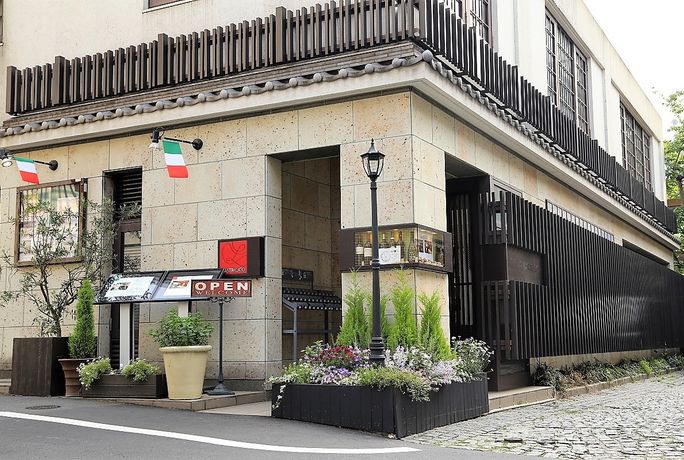 LASTRICATOのカバー写真