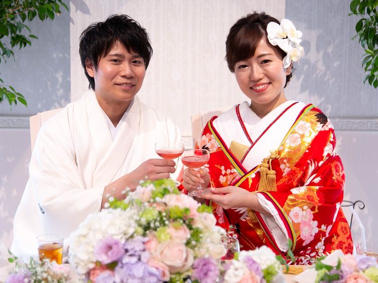 naro.weddingさんのカバー画像