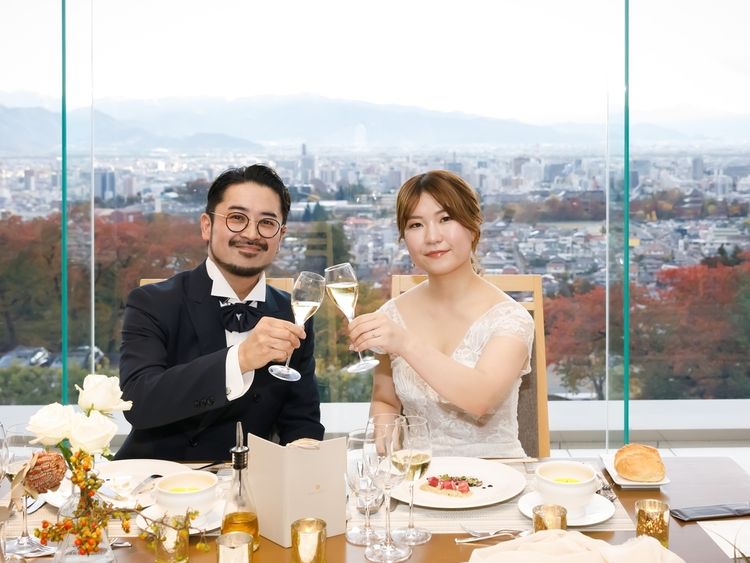 LUNAさんのカバー画像