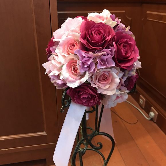 ピンクのフラワードレスに合わせたシルクフラワー💐