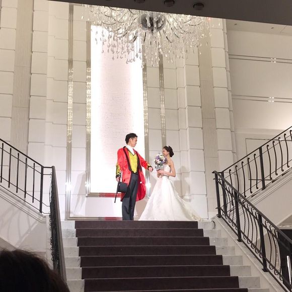 この大階段が使いたくて会場を選びました。