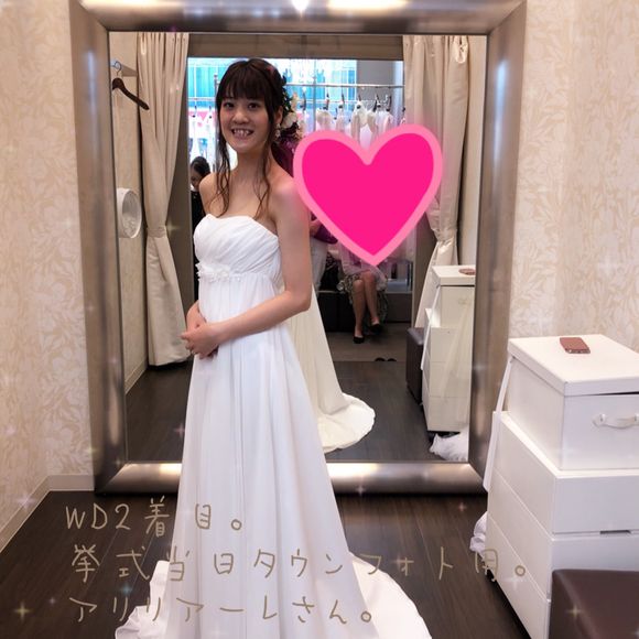 とろりんドレス！リゾートならではで着られて嬉しい〜✨ 真っ白なドレスもハワイなら映えるはず。タウンフォトに歩きやすさを重視して選びました♪