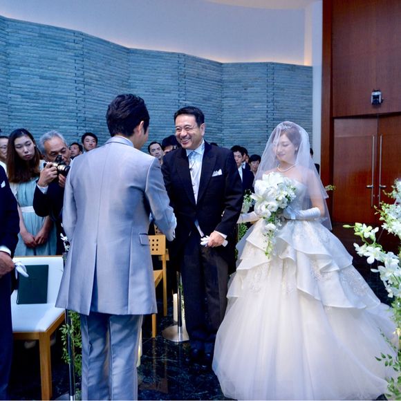 父とバージンロードを歩きました。