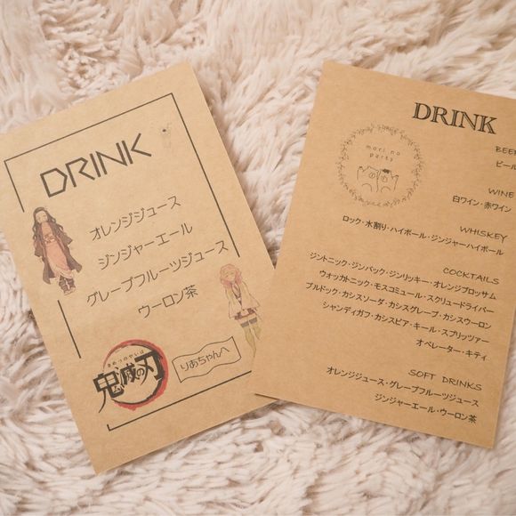 ドリンクメニュー表
・右は大人用（テーマロゴ）
・左は子供用（お子さんの好きなキャラクター）