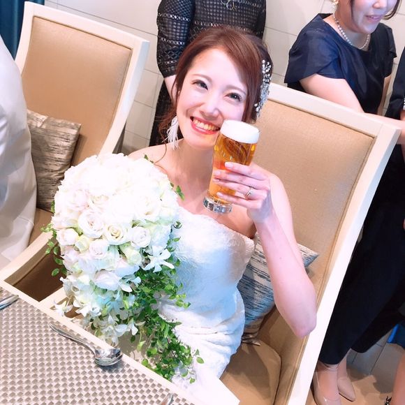 親友いわく、ビールが1番似合う花嫁(笑)