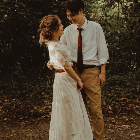 前撮りのvintage dressは 渋谷のbirthdeathで購入…
彼の衣装は Tomorrowlandにて…
カメラマンは @henrydweddings…
ロケ地は 千葉県沖ノ島…