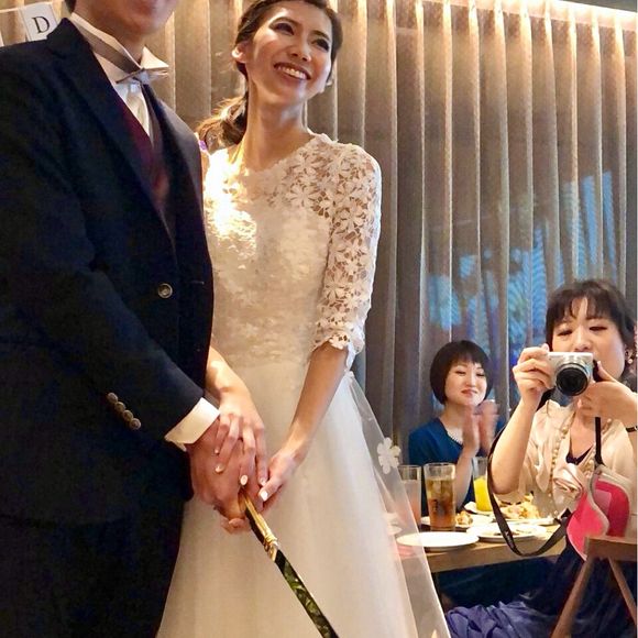 幹事がサプライズで準備してくれていたケーキで再びファーストバイト！