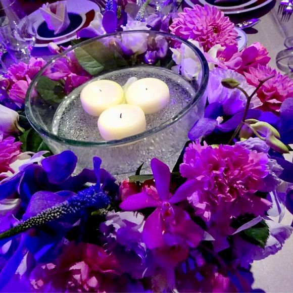 夏の挙式だったので、水の上にキャンドルが浮いているデザインのものにしました。