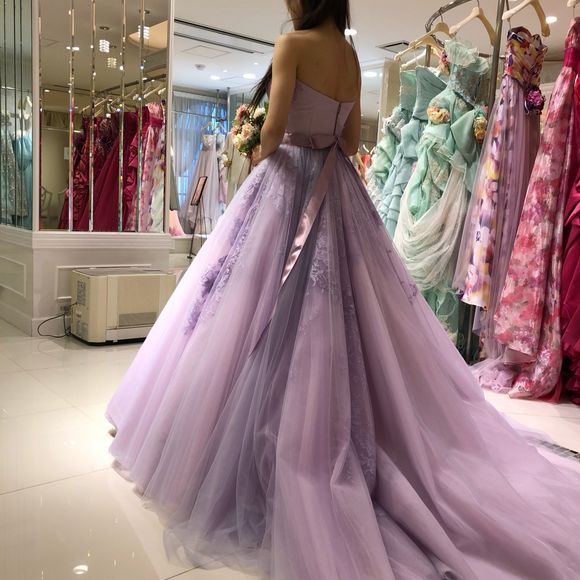 プリンセスガーデンでカラードレス試着☆
ラベンダーが素敵な色味でした！