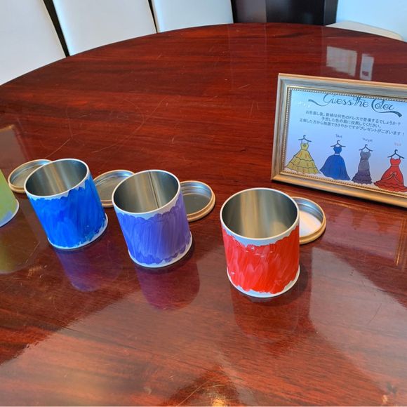 ドレスの絵を描きました！