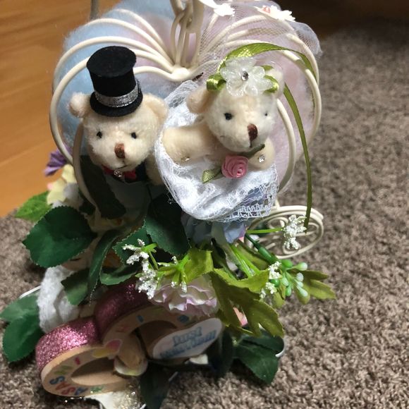 職場の上司から、サプライズでプレゼントしていただきました?
全て手作りだそうで?感激しました。
当日は、受付スペースとメインテーブルに飾ろうと思います。