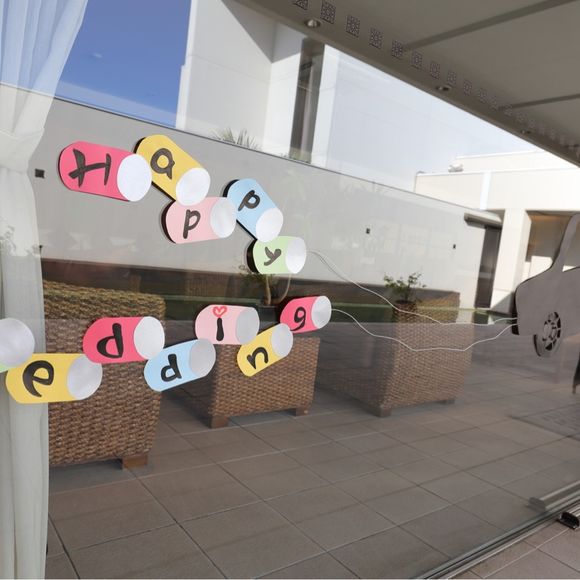 待合室のガラスに張り紙なども可能です。