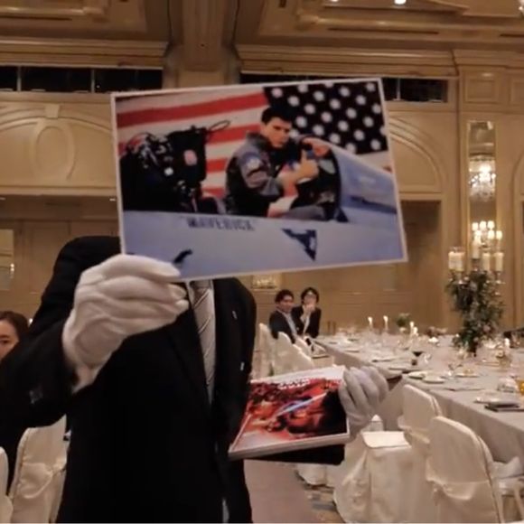 卓ごとに映画の名ポーズ！各卓BGMも合わせて変わります♪