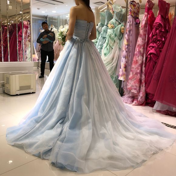 ブルーも試着させてもらいました！
写り込む旦那と息子♡笑