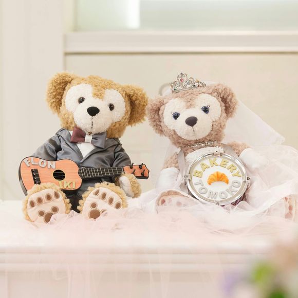 ダッフィー &シェリーメイ
衣装は母の手作りで新郎新婦とお揃い！
ギター&ドラムはテーマに合わせて作りました♪