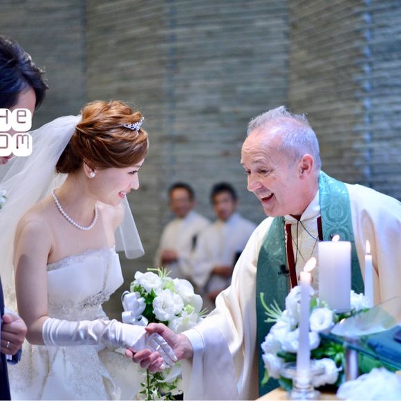 いつも温かいマーク牧師さんと握手を交わし