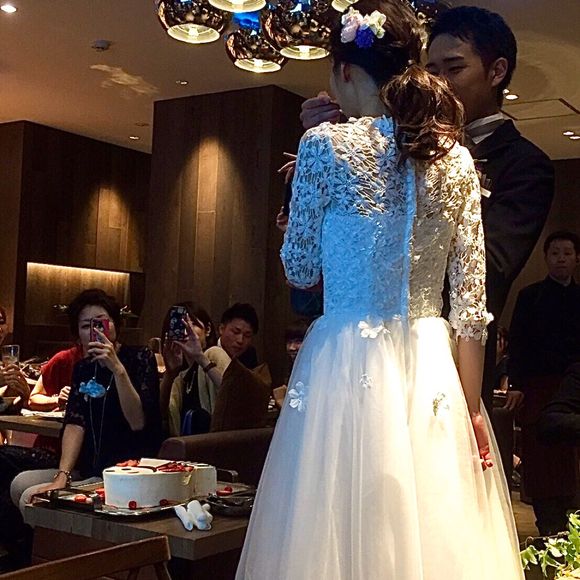 お花いっぱいのウェディングドレス
後ろ姿