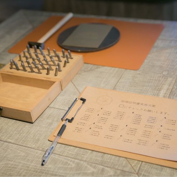 ゲスト参加型結婚証明書の名簿、受付名簿も
ワードで手作りしました。