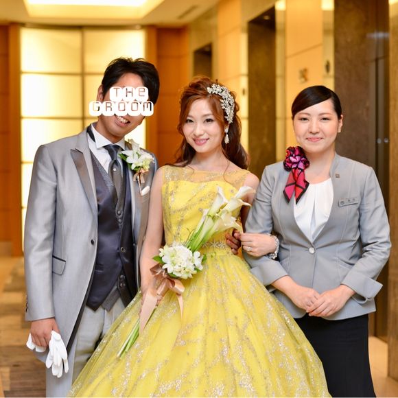 二人三脚で式当日まで私達を支えてくださったプランナーさん
私の心のケアまでしてくださいました。
今でも私達のことをよく覚えていてくださいます。
結婚式が終わり抱き合って涙してしまうほど、信頼していました。このような素敵なプランナーさんに巡り会え本当に幸せです。