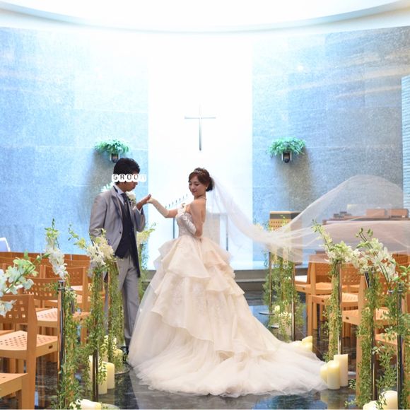 ベールなびかせショット。
主人には手の甲にkissをするイメージで。