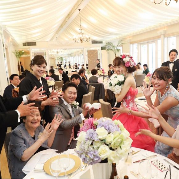 フォトラウンドは自分達がモデルになって色んなポーズで写真を撮りポーズカードを作成