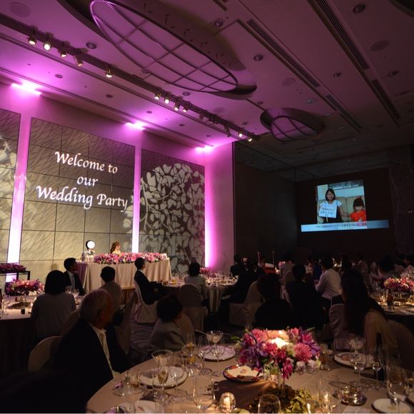 なんと会場にいるゲストはもちろん、出産で来られなかった友人、こんな友達まで⁈という人にも声をかけて映像を集めてくれました‼︎