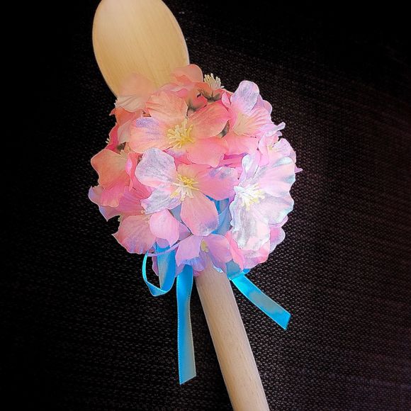 ファーストバイト用スプーン
ケーキが桜のケーキだったことで桜の花を丸く付けて可愛くしました！