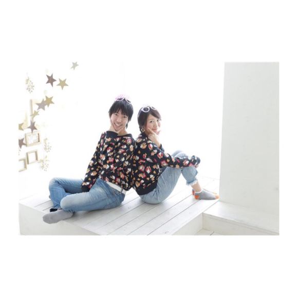 テーマは「ダサいおソロ」
アメリカのugly Christmas sweatersの文化にインスパイアされてみました。
家族になった記念日に写真を取りに行きました！