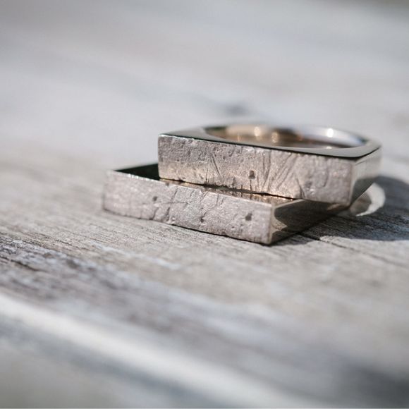 新郎新婦、2人が出会った大学でつけたテクスチャー