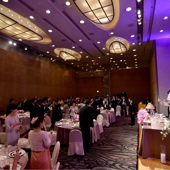 みんなで乾杯！
この後も会場全体をを紫に染めました。