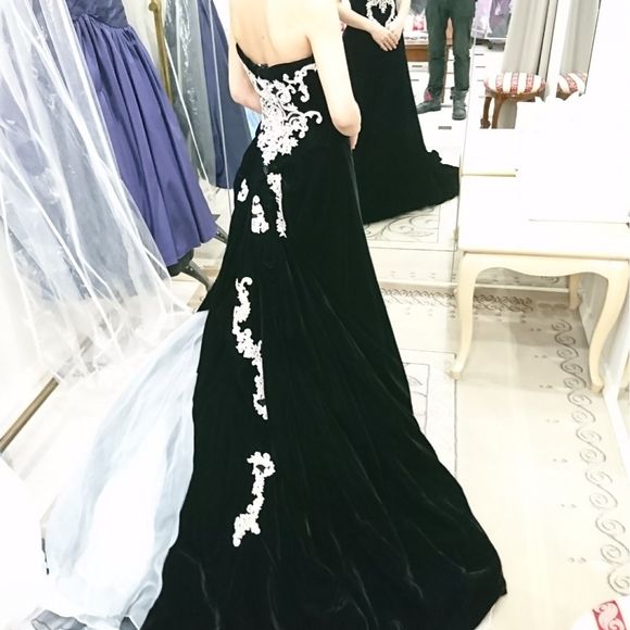 ベルベット生地のマーメイドドレス