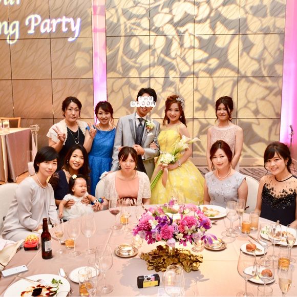 お色直し入場の後は
テーブルラウンドで各卓を回りお写真を撮りました。