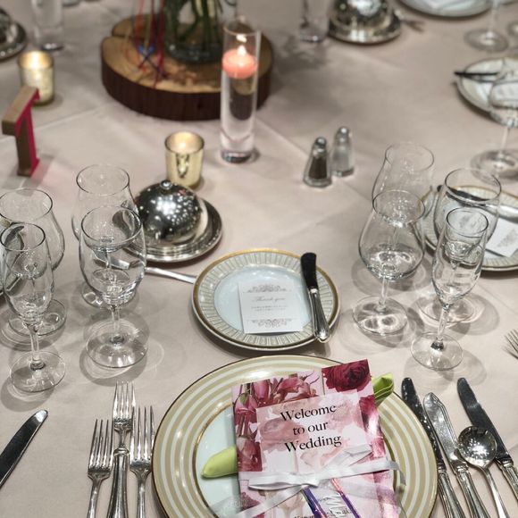 ペーパーアイテムはこのように置いてもらいました