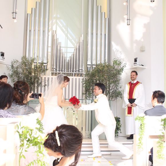 12本のバラのセレモニー🌹✨
参列者の方に1本ずつ渡してもらいました☺️💓✨
感謝、誠実、情熱、愛情、栄光、永遠
真実、努力、尊敬、希望、信頼、幸福