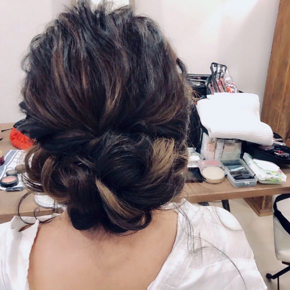 ヘアメイクリハーサルはHAKUのサロンにて
挙式
シニョンスタイル