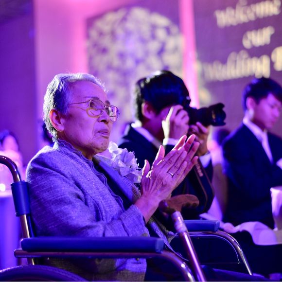 祖母も見守っていてくれました。