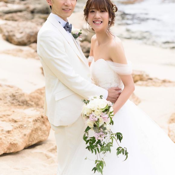 キャスケード型のブーケ！軽いのに写真映えしたのが良かったです。