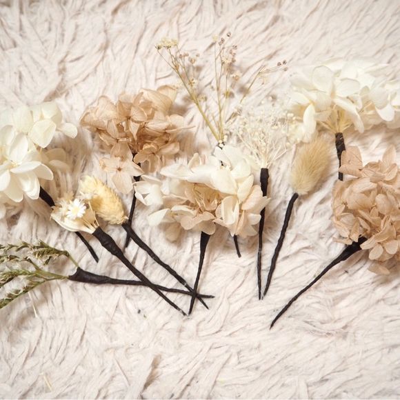 髪飾りはドライフラワーで手作り♡