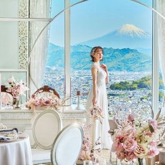 《憧れの花嫁に+*》ドレス展×演出体験×チャペル&会場比較